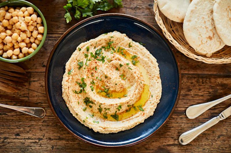 Pane con hummus di ceci