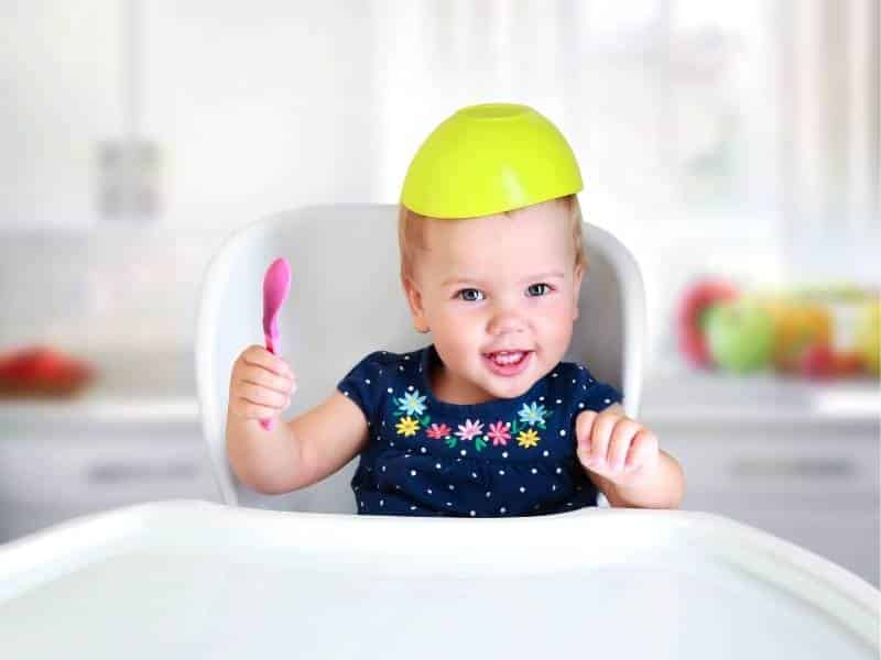 Bambino che mangia - concetto nutrizione